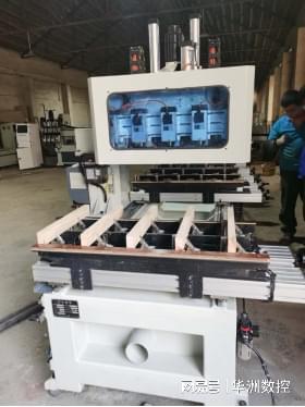 华洲数控榫槽机：打造静音床板的卓越工艺(图2)