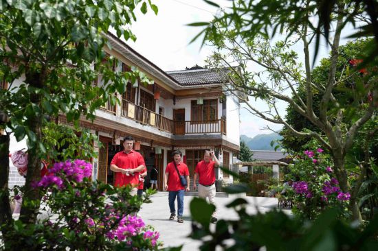 奋进强国路 阔步新征程·老区行｜从贫困闭塞之地到对外开放前沿 老区向“兴”而行(图1)