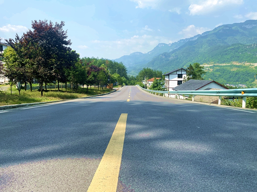 道真县大磏至三桥公路：乡村振兴的“黄金动脉”(图3)