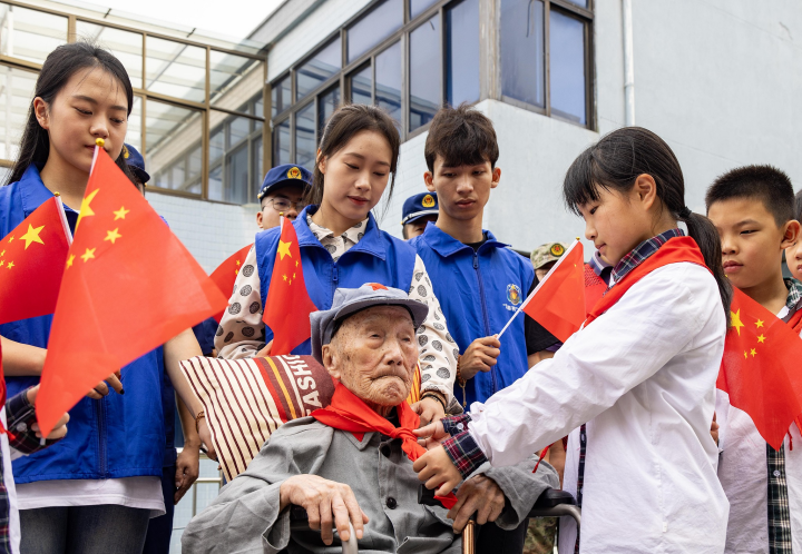一习话丨“继续走好新时代的长征路”(图3)