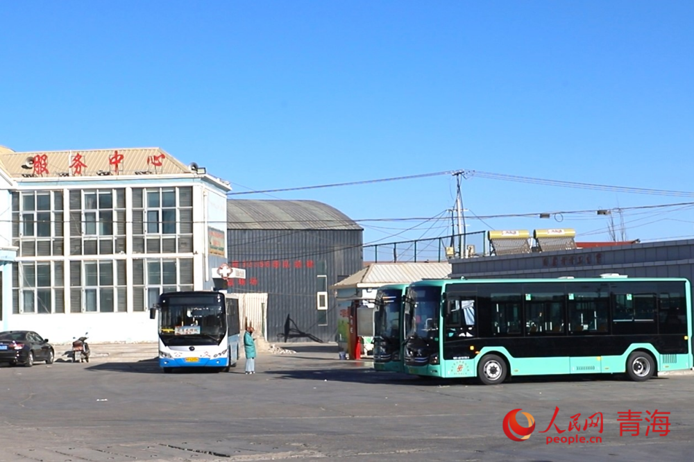 新春走基层｜青海格尔木：路美百业兴(图3)