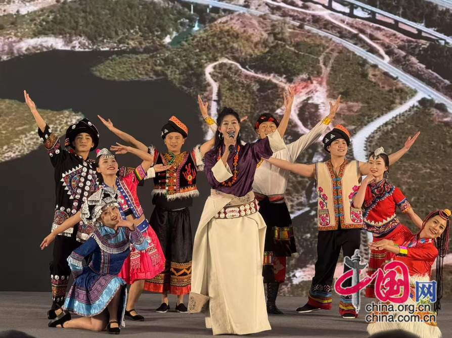 2025年度“发现最美铁路”网络主题宣传及首场体验采访活动在云南昆明启动(图2)
