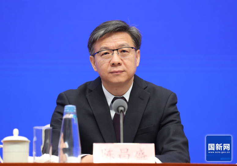 国务院新闻办举行吹风会 解读《政府工作报告(图3)