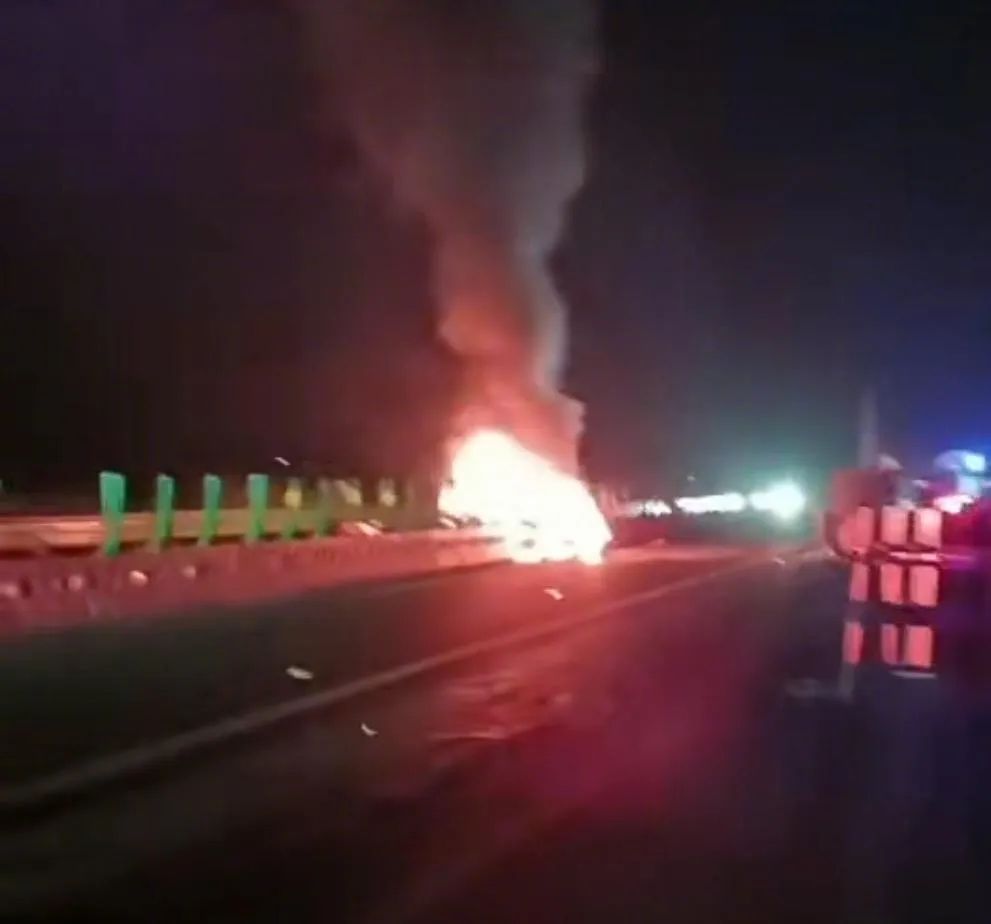 五问小米SU7“爆燃事故”(图1)