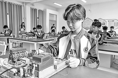 职校生：毕业后这样成为“能工巧匠”……(图3)