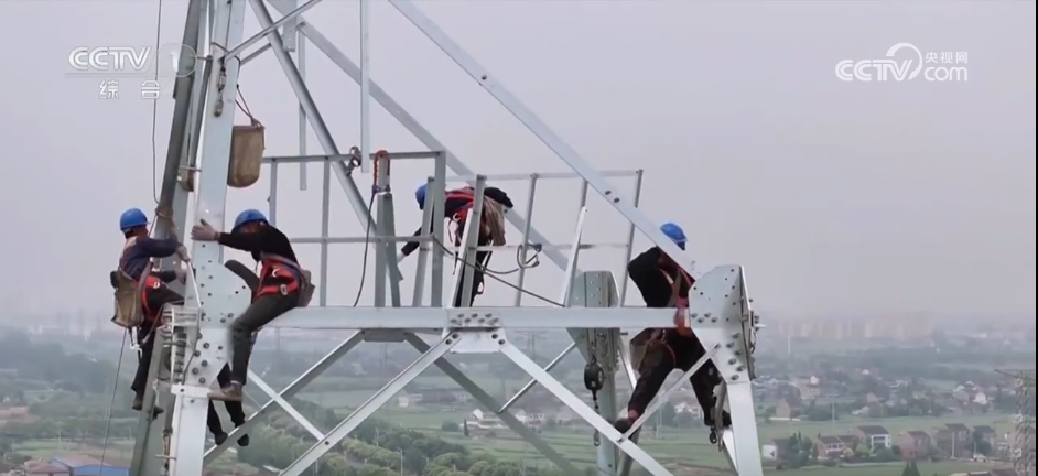 建设者们扎根一线奏响“奋进曲” 多项重大工程建设假期不停工(图4)