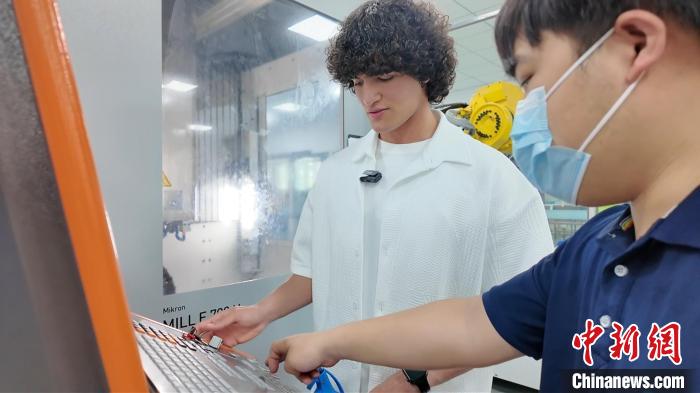 埃及留学生“小明”的逐梦之路：用中文“编程”未来(图3)