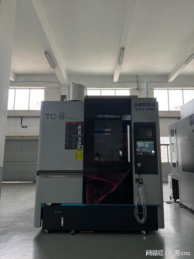 精密与稳定：陶瓷精雕机的协同核心驱动力(图1)