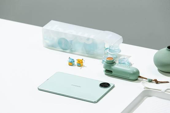 华为发布首款88英寸旗舰小平板超轻薄设计带来随身全能体验(图1)