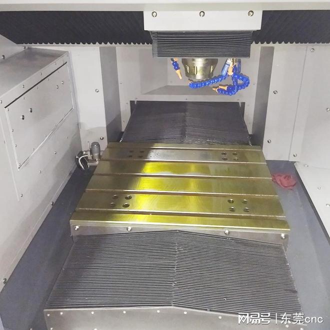 陶瓷精雕机工作台藏着效率密码？生产老板必看的核心作用解析(图2)