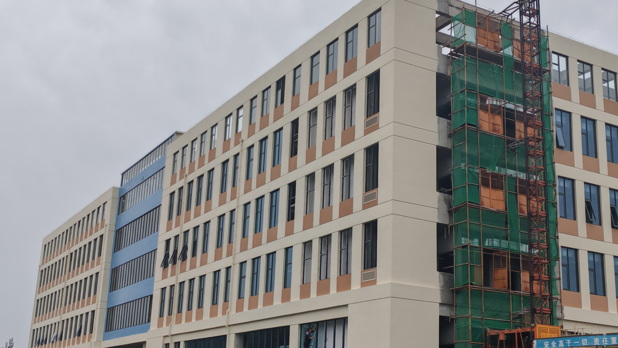 河南省安阳县：开足马力忙生产 “忙碌劲儿”成为节后主旋律(图2)