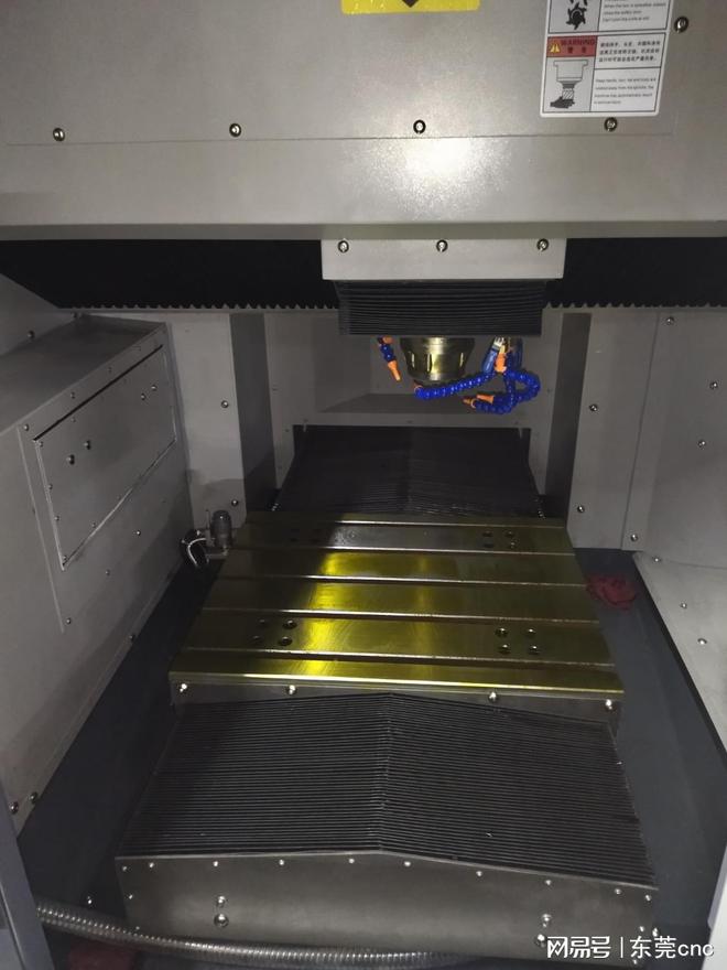 陶瓷精雕机球刀加工为何成为高精密制造的 “隐形王牌”(图2)