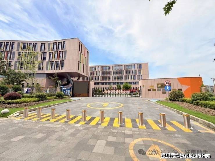 中环名品公馆首页网站中环名品公馆售楼处电话地址在售户型营销中心最新价格周边配套容积率楼盘小区详情(图7)