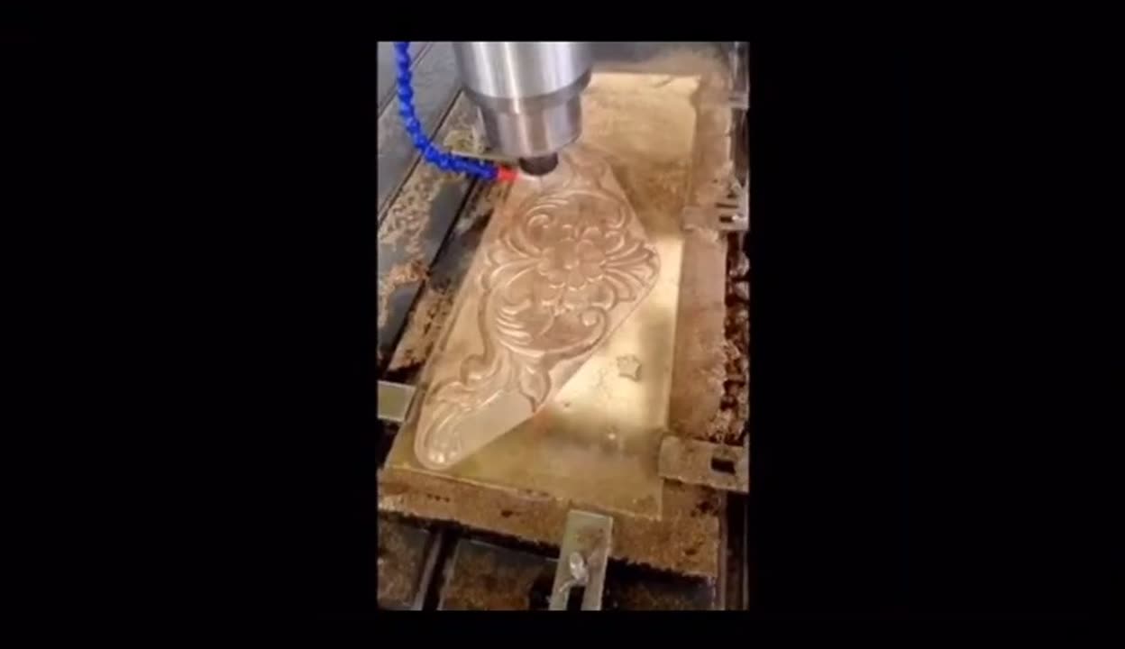 金属高精度精雕机小型c三四轴五金 工具 雕铣机 全自动数控雕刻机(图1)