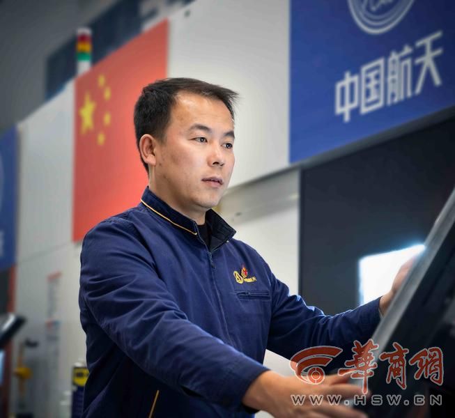 凡人善举敬业奉献何小虎：在非精密环境中实现产品精密加工(图3)