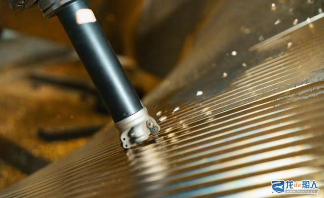 全球首台套超大型高精密螺旋桨加工中心投入使用(图2)